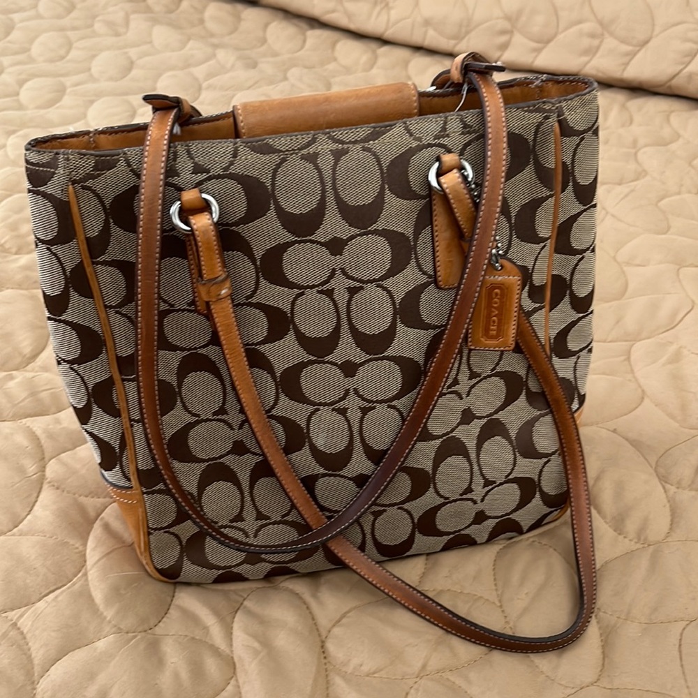 Coach shoulder bag